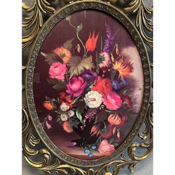 Vintage Brass Oval Ornate Convex Flowers Picture Frame Made in Italy 13.5" x 10" - Picture 2 of 8